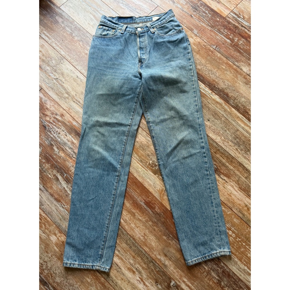 Vintage Levis 501 Womens 9 Short Jeans Made USA 100% Cotton Light Wash 90s